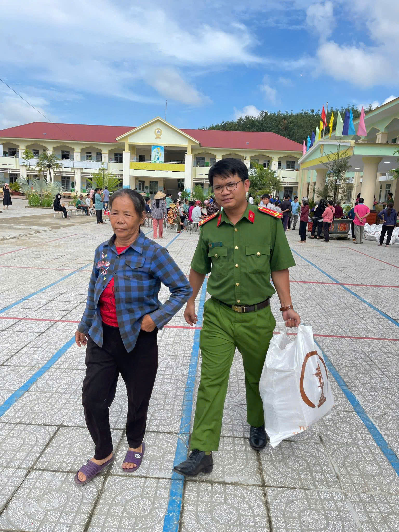 z7160244638156 1475b037fd3a1b129356da73e97521f8